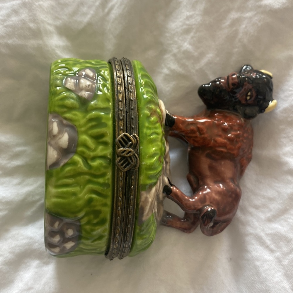 Hinged porcelain trinket box - buffalo - Picture 7 of 11